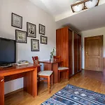 Artmontis Bed and Breakfast 4*