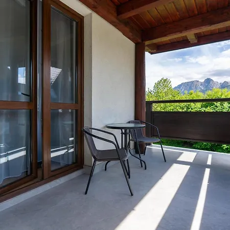 Willa Artmontis Bed & Breakfast 4*