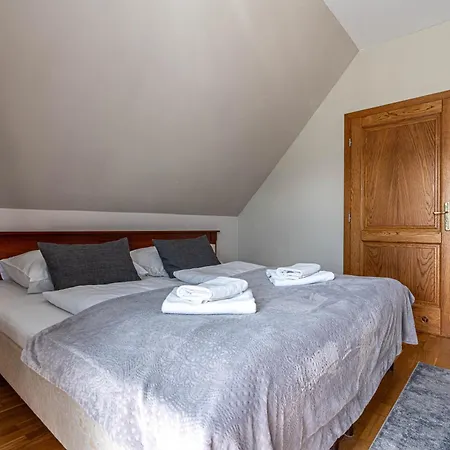 Willa Artmontis Bed & Breakfast