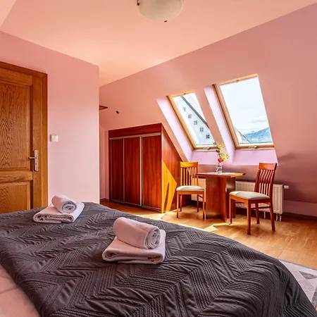 Willa Artmontis Bed & Breakfast 4*